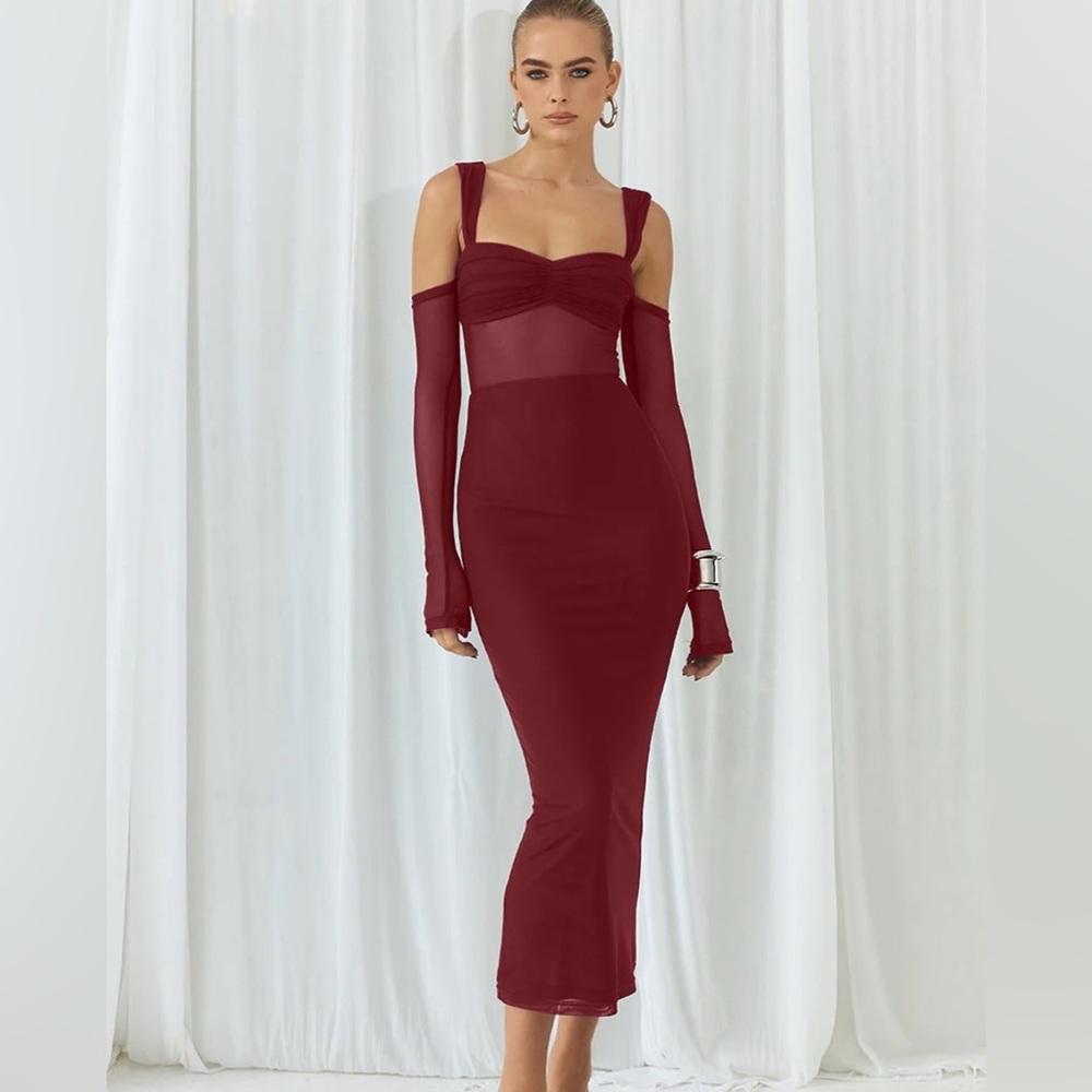 Elegant Burgundy Evening Dress